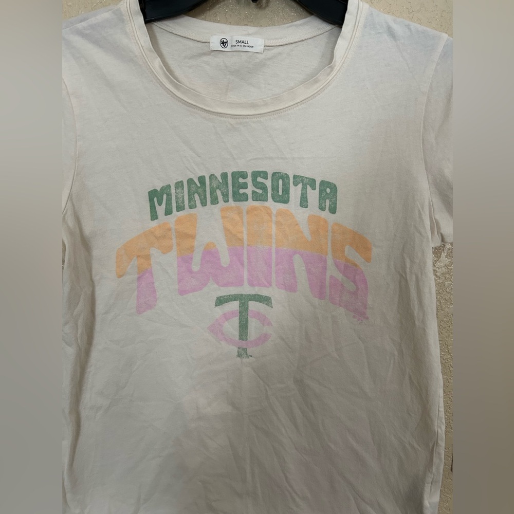 Minnesota Twins '47 Brand Women's Sandstone Far Out Frankie Tee T-Shirt Sz Small